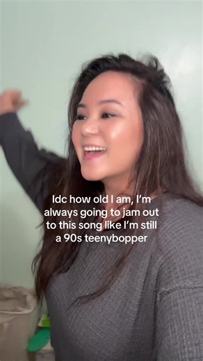 Nostalgic 90s Music: Jamming to NSYNC's Classic Hit