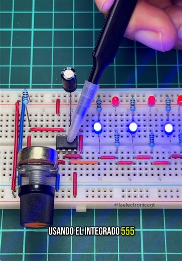 Circuito intermitente con 555 para alternar LEDs (9V)