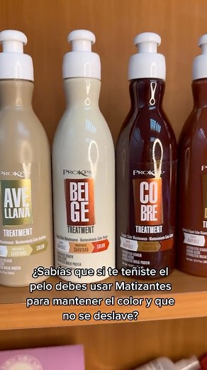 CabelloCosmeticos on Instagram: "MANTÉN TU TONO PERFECTO SIN TINTE ✨👏🏼❤️ Junto al Tratamiento de Color PROKPIL Mascarilla Hidratante de Color que te ayudarán a mantener el tono, brindar suavidad y reparación gracias a sus aminoácidos y aceites esenciales, te proporcionará brillo, textura y cuerpo debido a sus proteínas ✅ Tonos Disponibles de Prokpil: 🧡Cobre, Cobre Dorado ❤️Rojo 💜Malva (Violetas y Borgoñas) 🍫Chocolate 🤎 Mokachino (Todos los castaños) 🖤Negro 🌰Avellana 🤍Platinado 💙Cenizo