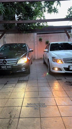 Review singkat dulu ya w204 yang mau dijual ini, C280 CBU panoramic elegance tahun 2008 & C200 Avantgarde tahun 2012, Kalau besok cuaca gak hujan gw review lebih detail lagi satu - satu 👌😉 #fyp #fyppppppppppppppppppppppp #mercedes #w204 #jualmobilbekas