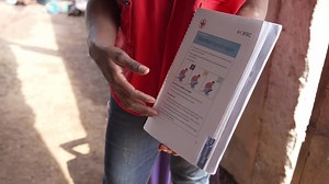 Water, sugar, salt—three basic ingredients that, when combined correctly, can mean the difference between life and death for someone battling a diarrhoeal disease. Learn how the Croix-Rouge Camerounaise is spreading this knowledge as part of the Community Epidemic and Pandemic Preparedness Programme (CP3) to keep communities across the country healthy and safe: https://bit.ly/3GGfSFT #EpidemicPreparedness | International Federation of Red Cross and Red Crescent Societies