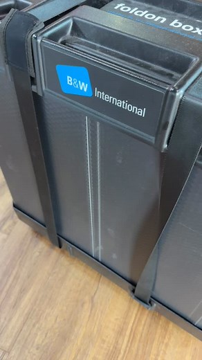 11 reactions | B&W Foldon Box clearance special S$299.00 !! U will love it if u looking for foldon. While stock last | CycleOxygen | Facebook