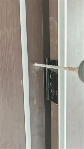 This kind of installed door can't even be knocked open by a train! #Wooden Door Installation