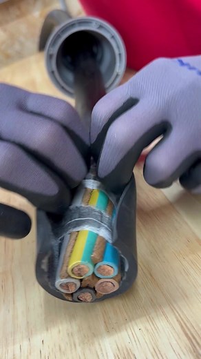 Wiring a Massive Plug with Scame 125 Amp Industrial Outlet