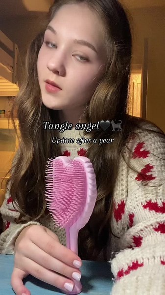 How to Clean a Tangle Teezer Brush Effectively