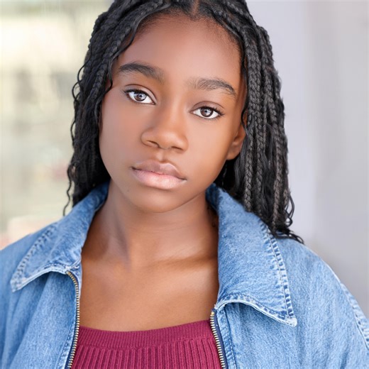 The Grue Rume on Instagram: "The Grue Rume Show interviews incredible young actress @alyseelna Part 1 of 2. You can see her in the final season, season 5 of @strangerthingstv . We talk all things Stranger Things and her acting career. Alyse loves dancing, acting, singing, gymnastics and having fun with her family. Alyse reads above her grade level and has the amazing ability to memorize lines quickly. Alyse is currently enrolled in vocal lessons, gymnastics, and continually trains in acting tech