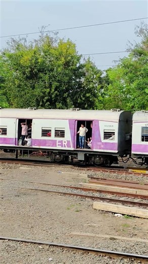🤯 EPIC Parallel Departure! Bangaon-Sealdah vs Ranaghat Local 🚆🔥 #shorts