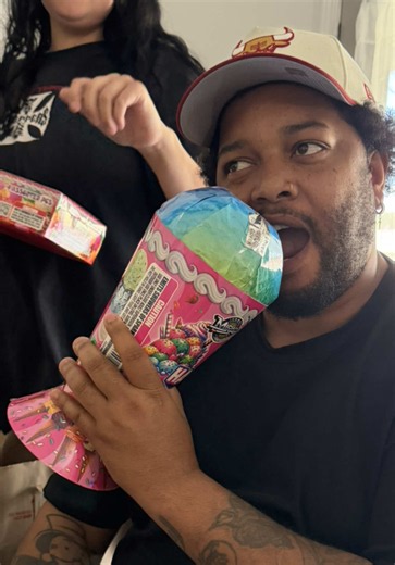 Rare footage of the elusive Glizzy Gobbler caught in his natural habitat! Happy Fourth of July from @HarryDotter and I! #glizzy #food #independenceday #creator #buddy