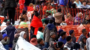 Thousands of migrants join caravan for US