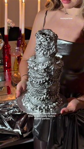 Being able to use my menu and theme to inspire my look is one of my favorite personal moments of hosting! It's all in the details and @essie Gourmet Grocery collection pairs with my menu better than the bread even paired with the butter!! Obsessed! #essiepartner