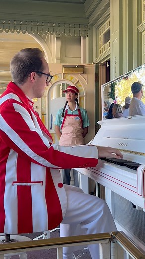 Home Alone by Grayson #Christmas 🎄 #music #Homealone | Magicparkmemories