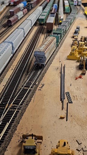 95K views · 2.6K reactions | Ribbon Rail headed in #customtrains #custom #railway #hoscale #model #NS #maintenance #train #modelrailroad #mountains #trains #BNSF #UPRR #norfolksouthern #CSX #CPKC #railroad | Custom-Trains | Facebook