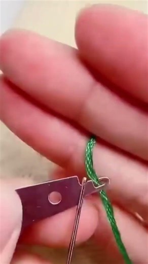 Tool to help Threader a Needle