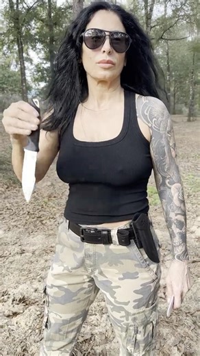 This Survival Knife Could Save Your Life in the Wild! 🪓😱