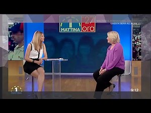 Francesca Fialdini minigonna mozzafiato e cosce sode