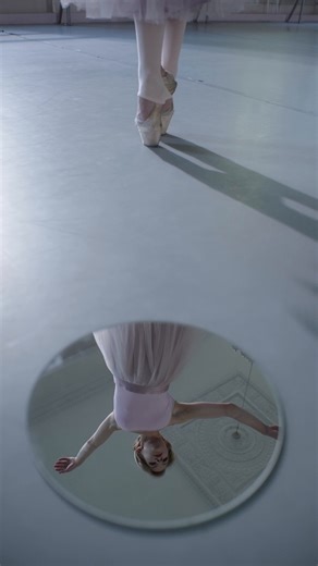 Mirror, Reflection, Men. Free Stock Video