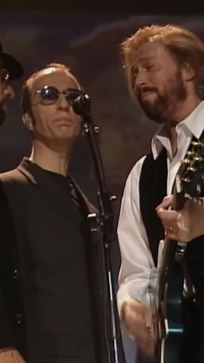 Taking a trip back to 1997 where the Bee Gees performed “Morning of My Life” live from Vegas 🎸