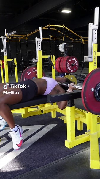 Importance of a Spotter in Weightlifting