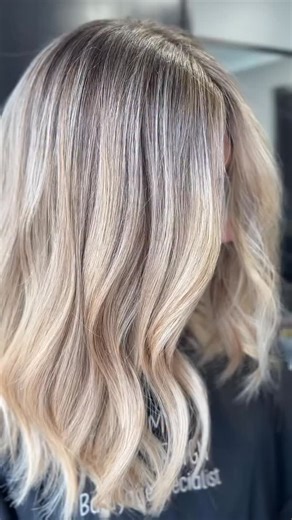 Grey Blending | Effortless, Seamless & So Luxe Grey blending doesn’t have to be complicated, it just has to be intentional. By following the natural hair pattern, placing micro weaves where the grey lives and lowlights where the depth belongs, you get that perfect balance of tone and texture, not stripey, not solid, just softly dimensional. This technique is designed for anyone who wants to blend their natural silver with their existing colour, keeping everything feeling modern, effortless and l