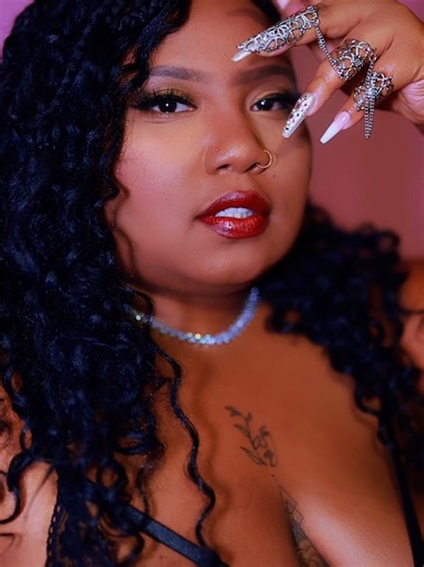 This lovely lady here 🔥🔥🔥 #model #Charlottephotographer #plussizefashion #bts #posesformodeling