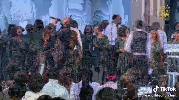 Moments of Praise with Pastor Leo and Kemba Anderson