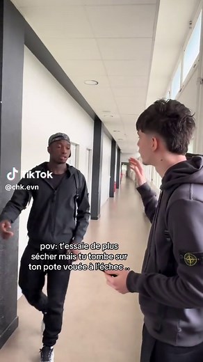 Une journée au lycée : échecs et camaraderie
