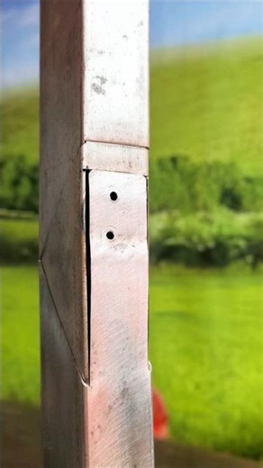 A trick for connecting 90-degree angles without welding that beginners rarely know. #fabrication