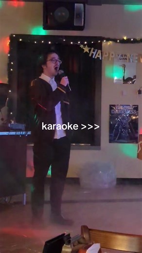 shoutout to the dancing couple :’)