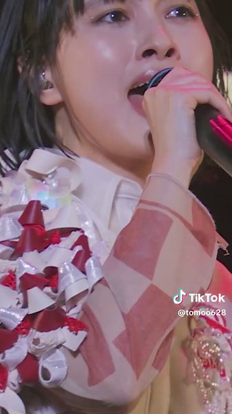 TOMOO Live Performance of Super Ball from Two Moon