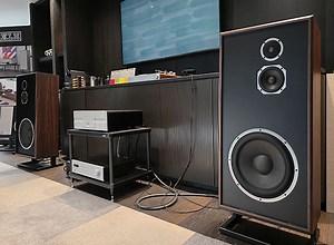 KLH Model Seven: a 13" Woofer in a Standmount, and a Design That Still Sings