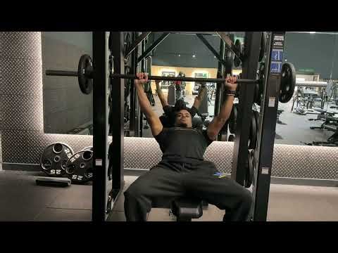 How to do a smith machine incline bench press