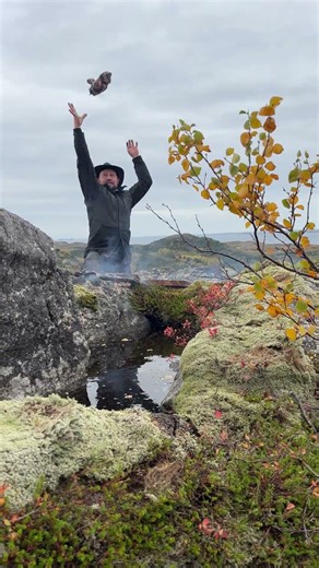 "It's not that hot, I don't need gloves." - Famous last words. 🫣😅 #tomahawk #steak #norway