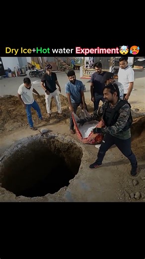 Dry Ice with Hot 🔥water 💦 Experiment