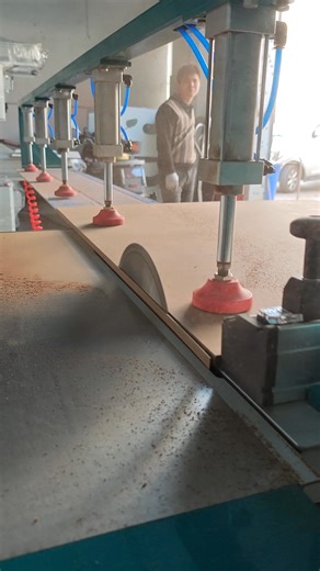 Fully automatic CNC sliding table saw, sliding saw plateThe security is very good and the accuracy is very stable.We are a woodworking machinery manufacturer, our company name is MingD, welcome to visit our company.#WoodworkingMachineryFactory#Slidingtablesawplate#Flashsaw | Guangdong Shunde Mingdiao Electromechanical Co., Ltd