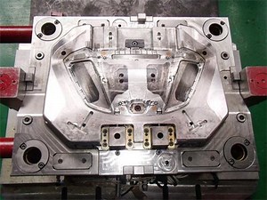 [Hot Item] Cap 32 Cavity Hot Runner Plastic Mould with Oil Motor Flip Top Cap Mold /Tank Plastic Pull Push