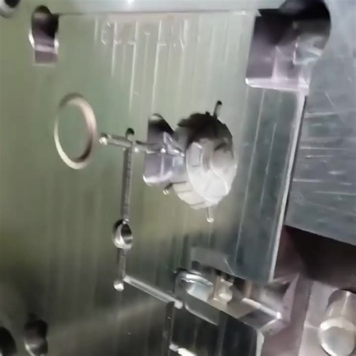 3K views · 30 reactions | Oh baby. That is just beyond awesome. I can’t wait to see more updates. #astromech #customstarwarsactionfigures #toyweaver #customactionfigures #toyweavercustoms #customactionfigure | ToyWeaver | Facebook