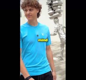 Hugging Strangers in a Mall - Social Experiment