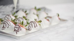 Time Lapse Step By Step Drizzling Stock Footage Video (100% Royalty-free) 1094504885 | Shutterstock