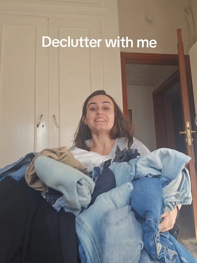 Decluttering for Clarity and Calm in Your Space