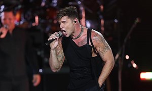 Ricky Martin bares it all in throwback tour video