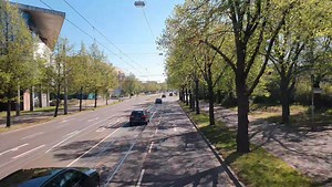 Tour-Bus-Impressionen: Das ist schon cool wenn man so in 3m Höhe über die Straßen hinweg "fliegt"...! Das ist übrigens Magdeburg. Da spielen wir heute Abend! 👍😁😎 | Peter Heppner