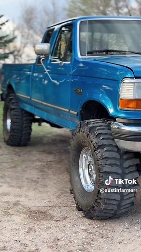 Customizing Lifted Trucks on Grandpa's Farm