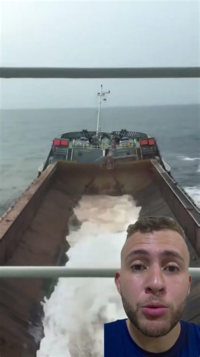 Navio abre no meio !!!