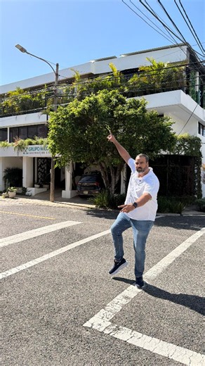 Kenneth Andres Martinez Abreu on Instagram: "📍 Mirador Sur | Distrito Nacional Espacios en renta ideales para oficinas y negocios premium, en una de las zonas más exclusivas de la ciudad. ✔ 2do nivel: 162 m² ✔ 3er nivel: 200 m² ✔ Planta eléctrica a gas ✔ Seguridad 24/7 ✔ Baños, kitchenette y área de comedor común Asesoría incluida para tu adecuación. 📲 Contáctanos y agenda tu visita Tuanis Real Estate 📞 +1 (809)852-1234 #MiradorSur #OficinasEnRenta #LocalesComerciales #DistritoNacional #Negoc