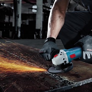 3.2K views · 39 reactions | Searching for a tool that is perfect for your daily grind? Then, our GWS 700 Angle Grinder is the best fit for you! Its compact and slim design, as well as outstanding overload capacity, will make your job seem effortless.  Get this quality tool without breaking the bank now: https://bit.ly/3fE5P4l | Bosch Professional Power Tools And Accessories | Facebook