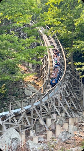 Titan track is so loud 🫣 but Boulder Dash is so much fun 🎢 #boulderdash #lakecompounce #meta #extremethrills #themepark #travel #rollercoaster #reels #amusementpark #fun #family #connecticut | Daishawn Reid