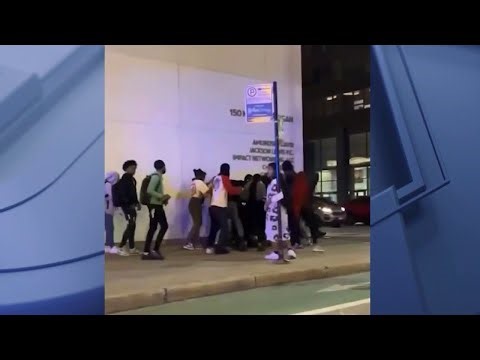 8 arrested in Chicago teen takeover that prompted curfew enforcement