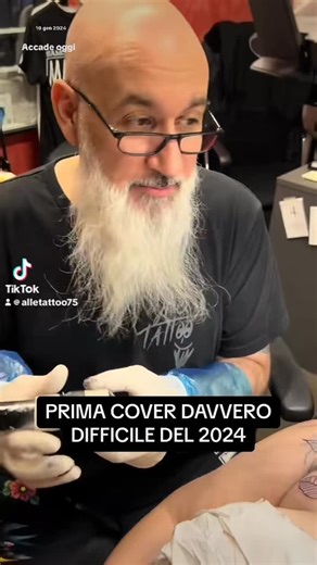 Ma voi … con cosa coprireste la farfalla 🦋 e la scritta Daniele ? Buon weekend da tutto lo studio 📚 @alletattooshop 😊 e dal #museodeltatuaggiolimidi @mat75.museodeltatuaggio 😊 #alletattoo #coveruptattoo #museodeltatuaggiolimidi #tattoo | Alle Tattoo Limidi Edition