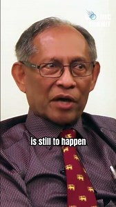 Arthur C. Clarke’s Predictions: AI, Haley’s Comet, and Life in Space