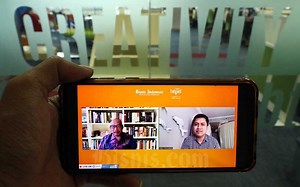 Bisnis Indonesia Gelar Webinar Bertajuk Economic Outlook 2021 : Menebak Arah Ekonomi 2021, Peluang dan Tantangan